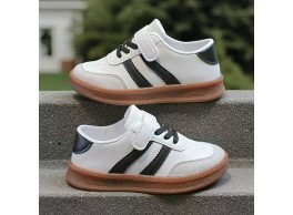 أحذية رياضية أنيقة للأولاد والبنات